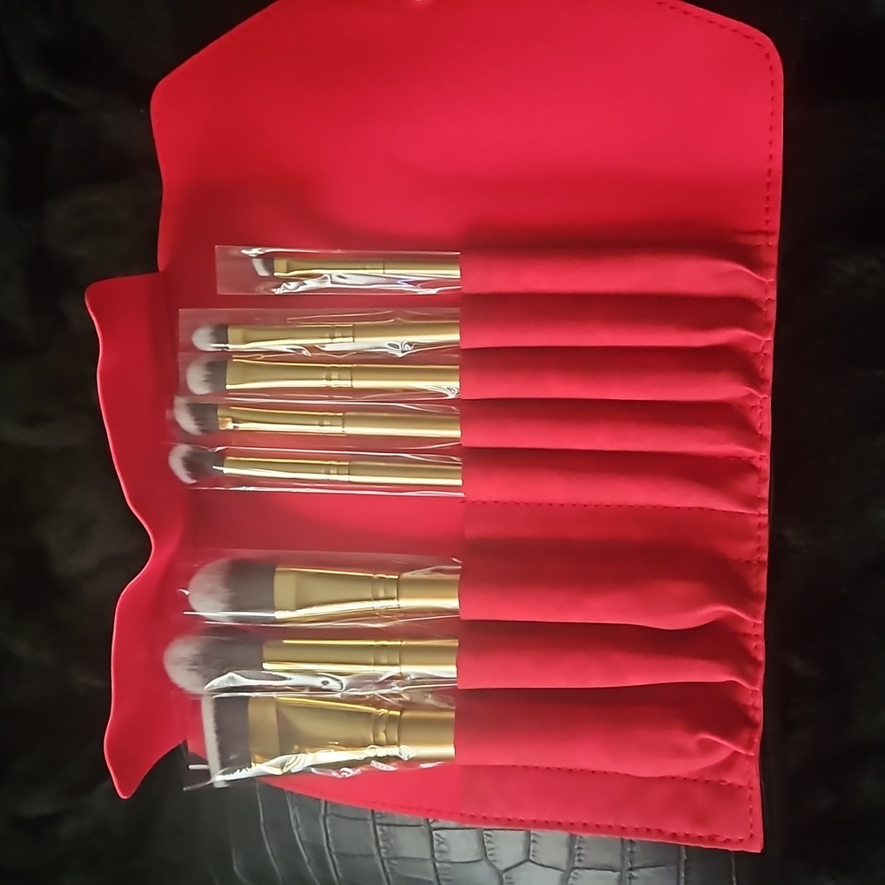 Luxie Brush Set w/ Travel Pouch